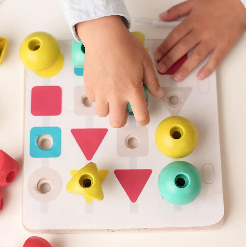 Activity pinchos formas colores eco