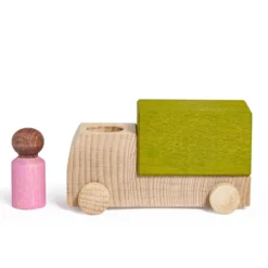 Camión madera verde Lubu con figura