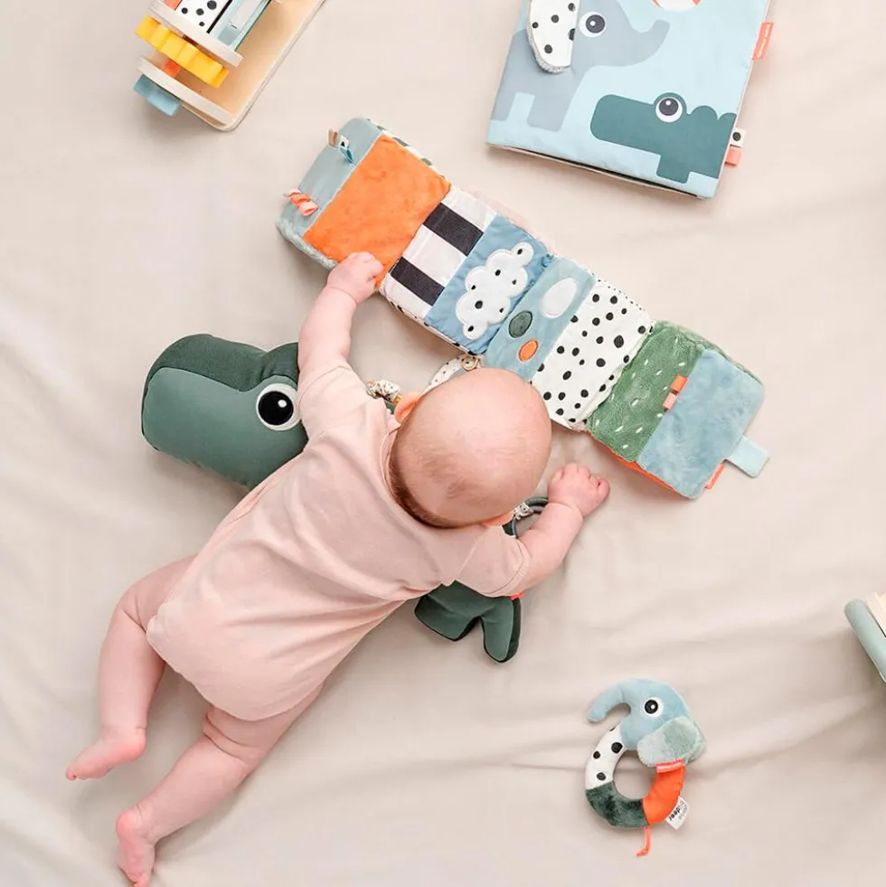 Cubo de tela con actividades sensoriales